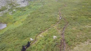 Chase Vadisi'nde, havadan görünümü sırtında. Küçük. At sırtında kovalamaca sahnesi