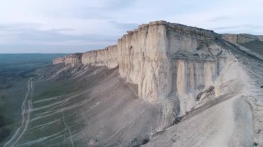 Güzel manzara yeşil ova, Ukrayna yakınındaki yüksek dağlar Plato üzerinde. Vurdu. Dağ manzarası.
