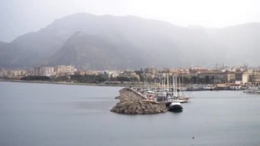 Güzel yaz günü Capri adasında İtalya. Hisse senedi. Bay İtalya görünümünü