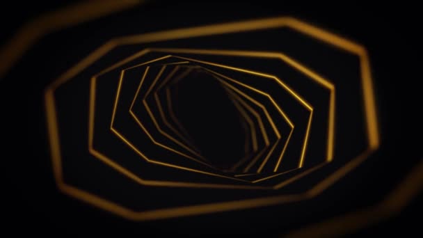 Activité abstraite avec tunnel doré rotatif sur fond noir, boucle transparente. Animation. Entonnoir abstrait d'octogones jaunes tournant sans fin . — Video