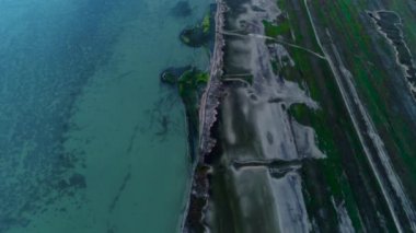 Yeni Zelanda okyanusunun en iyi görünümü. Atış. Yukarıdan okyanusun inanılmaz görünümü