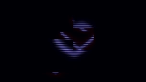 Coração de pixel brilhante abstrato sobre fundo preto, interferência de falha. Animação. Tela de ruído e símbolo de coração roxo piscando, loop sem costura . — Vídeo de Stock