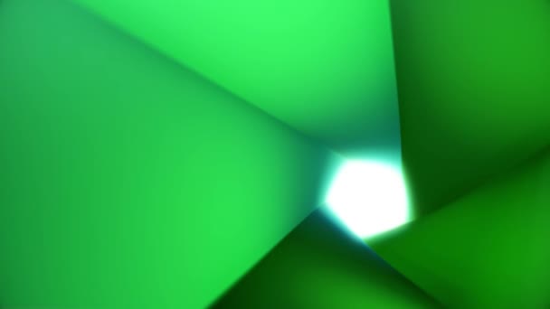 カラフルな幾何学的な多角形のトンネルの抽象的なアニメーションは、最後に輝く光と。アニメーション。カラフルな3Dアニメーショントンネル — ストック動画
