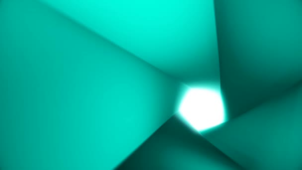 Animación abstracta de túnel poligonal geométrico colorido con luz que brilla al final. Animación. Colorido túnel animado 3d — Vídeo de stock