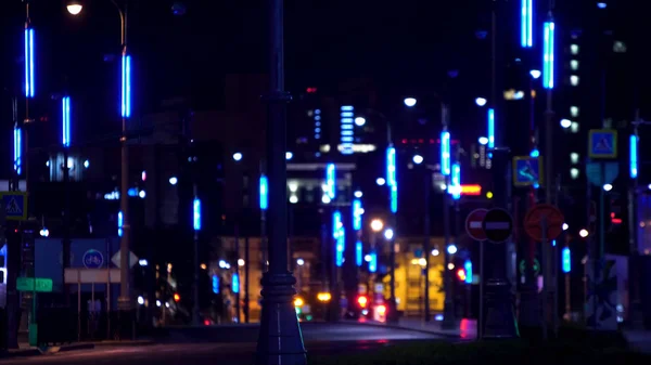 Futuristiska City Highway Lights på natten. Stock film. Modern belysning med lyktor vägar i Metropolis på natten. Futuristisk belysning Night Highway skapar intryck av City of Future — Stockfoto