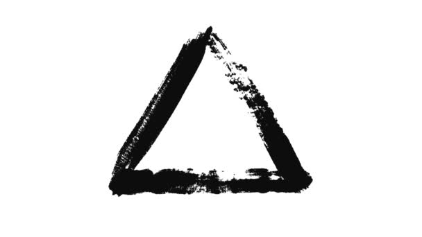 Pinceau noir abstrait peignant un triangle avec des encres noires sur fond blanc, monochrome. Animation. Figure géométrique abstraite illustrée par de larges coups de pinceau . — Video