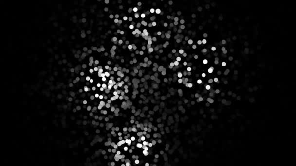 Luces bokeh blancas brillantes mágicas volando lentamente sobre fondo negro, monocromáticas. Animación. Hermosos puntos pequeños brillantes en el movimiento caótico, bucle sin costuras . — Vídeo de stock