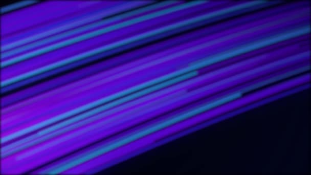 Rayos de neón de color abstracto moviéndose diagonalmente sobre fondo negro, lazo sin costuras. Animación. Líneas rosa y azul borrosas iluminadas, concepto de diseño digital . — Vídeo de stock