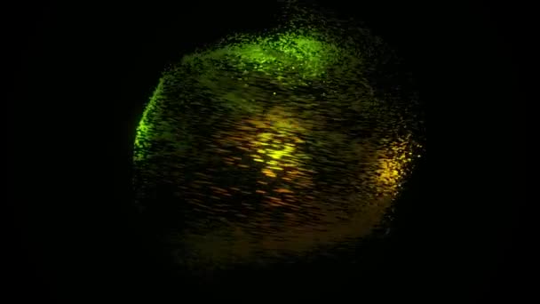 Dinamik renkli parçacıkların siyah zemin üzerinde üç boyutlu bir küre şeklinde organize hareketleri. Animasyon. Teknolojik arka plan, yeşil ve sarı atomlar daireler çiziyor.. — Stok video