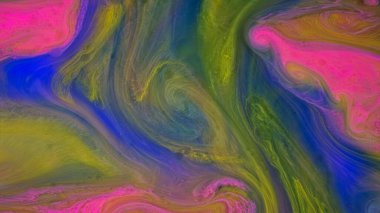 Pürüzsüz sıvı renkli renkler yavaş hareket ediyor. Stok görüntüleri. Sıvı maddeye karışan gökkuşağı rengine yakın mürekkep, sanat konsepti.