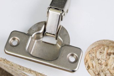 Sunta Menteşe sabitleme için kesici freze. Mobilya İnşaat Sanayi aksesuarlar. Yer - eski bir doğrama Atölyesi.