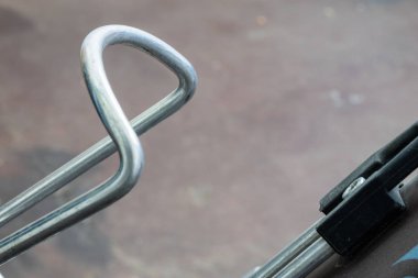 Daha büyük boyutta bisiklet aksesuarları. Bisiklet turist ve trekking için. Açık renkli.