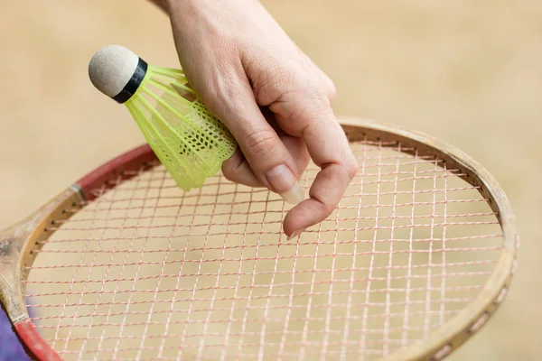 Badminton aksesuarları. Bir eğlence ve oyun açık havada için ayarla. Yaz sezonu.