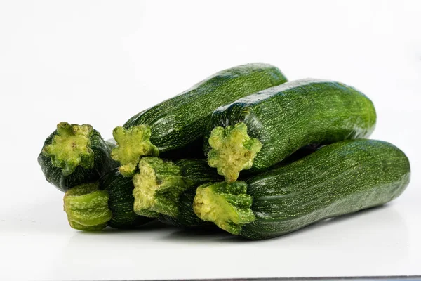 Zucchini Ett Vitt Bord Skräddarsy Mått Att Mäta Midjemåttet Dieten — Stockfoto