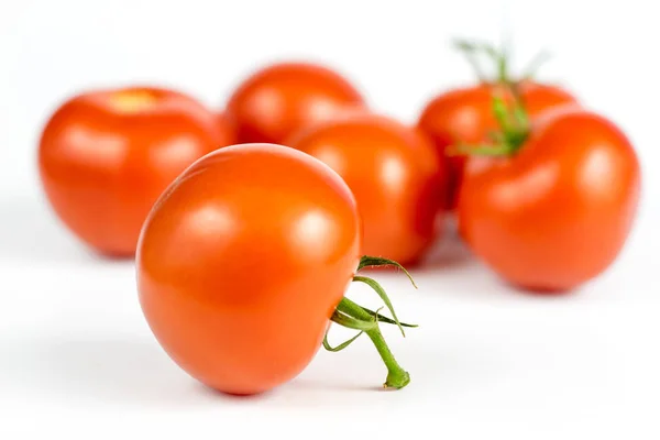 Rote Tomaten Auf Einem Weißen Tisch Schmackhaftes Gemüse Für Die — Stockfoto