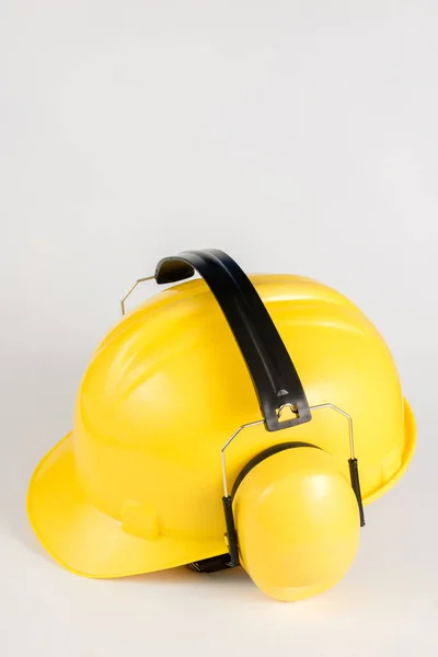 Capacete Proteção Auditiva Uma Mesa Branca Acessórios Segurança Higiene Para — Fotografia de Stock