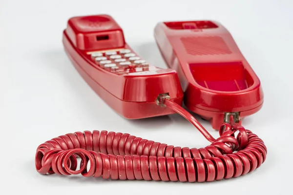 Vieux Téléphone Rouge Avec Combiné Téléphone Des Années Fond Blanc — Photo