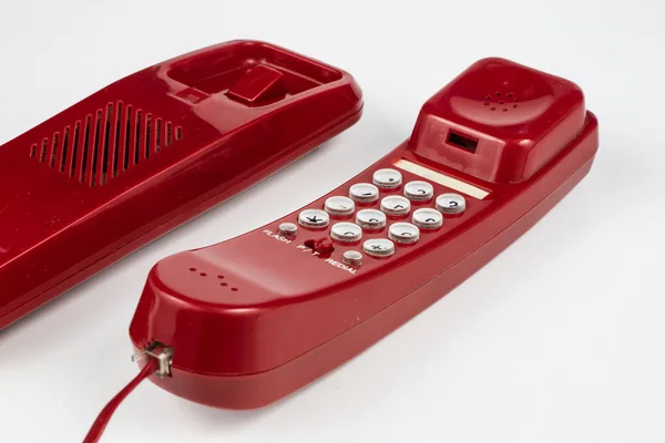 Vieux Téléphone Rouge Avec Combiné Téléphone Des Années Fond Blanc — Photo