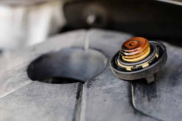 Relleno Aceite Para Motor Del Coche Reposición Líquidos Unidad Motriz —  Fotos de Stock