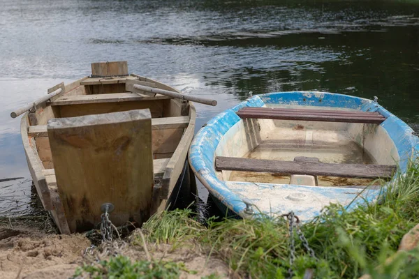 Рыбацкие Лодки Маленьком Озере Центральной Европе Вид Водохранилище Пристани Лодок — стоковое фото