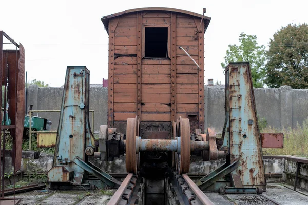 Antiguo Taller Vagones Locomotoras Ferroviarias Vía Estrecha Lugar Reparación Renovación —  Fotos de Stock