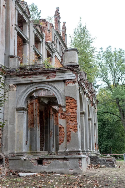 Vecchie Rovine Del Vecchio Maniero Del Xvii Secolo Pareti Una — Foto Stock