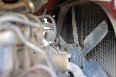 Eski dizel motor. Kullanılmayan bir motor iç. Yer - mekanik atölye.