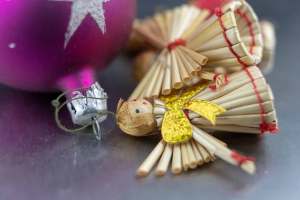 Christmas Decorations Kitchen Table Wooden Christmas Figurines Prepared Decorating Tree — Stock Photo, Image