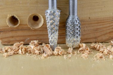 Havşa delik raybalamada için sanayi içinde kullanılan. Sanayi aksesuarları bir atölye tablo. Sonbahar arka plan.