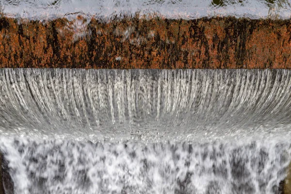 Egy Kicsi Dam Egy Kis Folyó Víztározó Közép Európában Téli — Stock Fotó