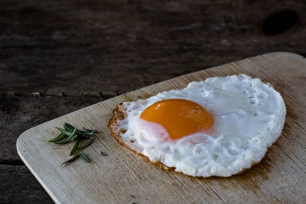 Gebakken Een Houten Plank Keuken — Stockfoto