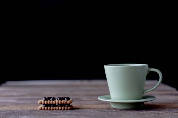 Tazza Caffè Tavolo Legno Fondo Nero — Foto Stock