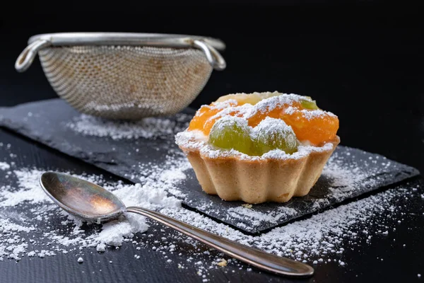 Tasty Cupcake Fruits Kitchen Table Baked Dessert Sprinkled Powdered Sugar — Stock Photo, Image