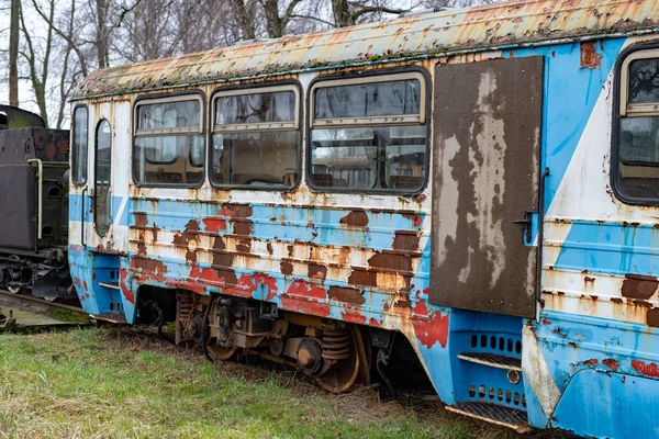 Vieja Carreta Oxidada Del Ferrocarril Vía Estrecha Lugar Colocación Viejas — Foto de Stock