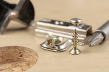 Can için delik freze menteşe. Ne zaman assemblin doğrama işleri