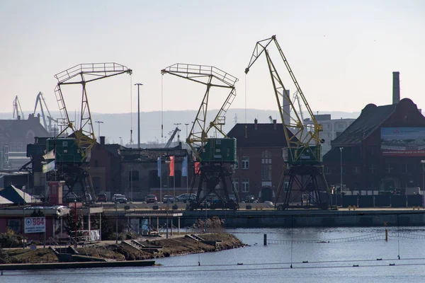 Szczecin, Pomorskie / Polonia - 27 de febrero de 2019: Puerto de Szczecin — Foto de Stock