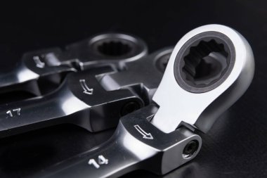 Yeni krom kaplama Anahtarlık mandal ile. Bir mechani için aksesuarlar