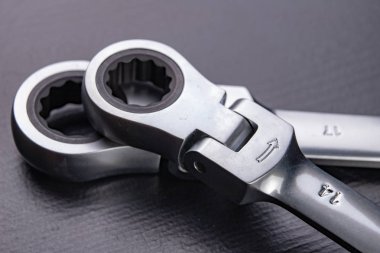Yeni krom kaplama Anahtarlık mandal ile. Bir mechani için aksesuarlar