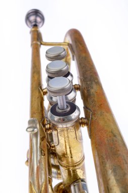 Eski bir trompet Patine ile kaplı. Müzikal Nefesli/Üflemeli Saz.