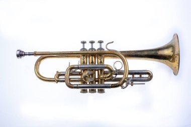 Eski bir trompet Patine ile kaplı. Müzikal Nefesli/Üflemeli Saz.