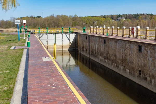 Biala Gora, Pomorskie/Polen-april, 16, 2019:. Konstruktionen — Stockfoto