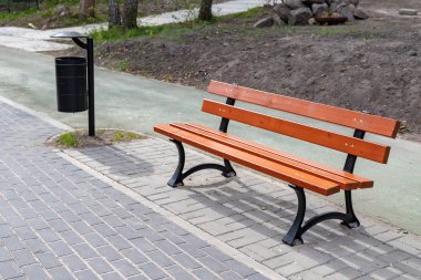 Orta Euro küçük bir şehrin turistik iz yeni bir tezgah