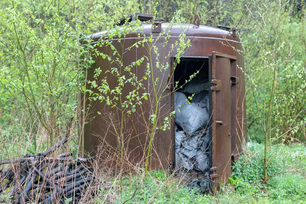 Orta Avrupa'da kömür ateşlemek için eski fırınlar. Basit bir yöntem