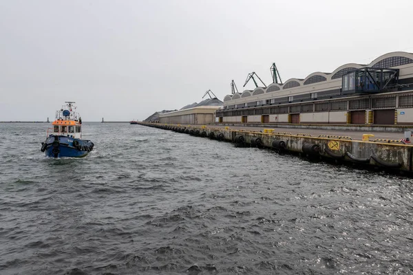 Gdynia, pomorskie / Polônia - 9 de maio de 2019: Porto de passageiros em Gdy — Fotografia de Stock