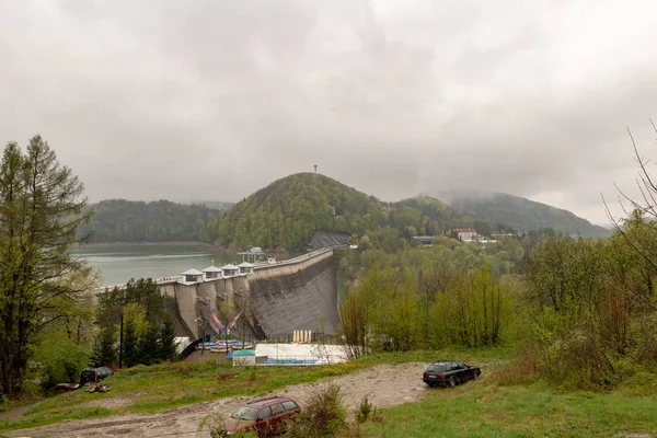 솔리나, 포드카르패키 / 폴란드 - 2019년 4월 27일: 댐 온 더 산 — 스톡 사진