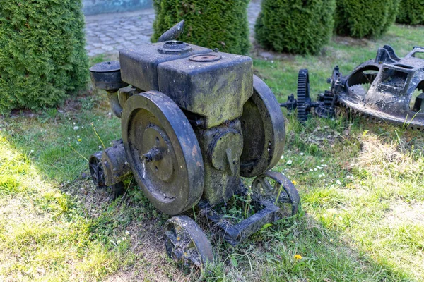 Historisk dieselmotor. Utställning i Open-Air Museum i centra — Stockfoto
