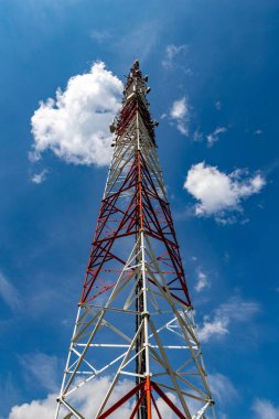 Orta Avrupa'da Karasal Tv rölesi. Veri röle direği.