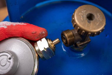 Ev kullanımı için redüktör ve gaz silindiri. Gaz cyl değiştirme