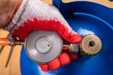 Ev kullanımı için redüktör ve gaz silindiri. Gaz cyl değiştirme