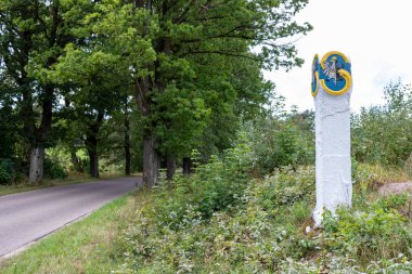 Karlowo, Pomeranian / Polonya - 4 Eylül 2019: Eski sınır po